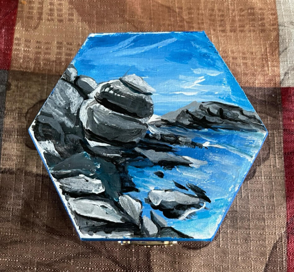 Gravels Date: 2023 Medium: Acrylic on Wood Dimensions: 4 in x 4 in x 2in Gravels Date: 2023 Medium: Acrylic on Wood Dimensions: 4 in x 4 in x 2in